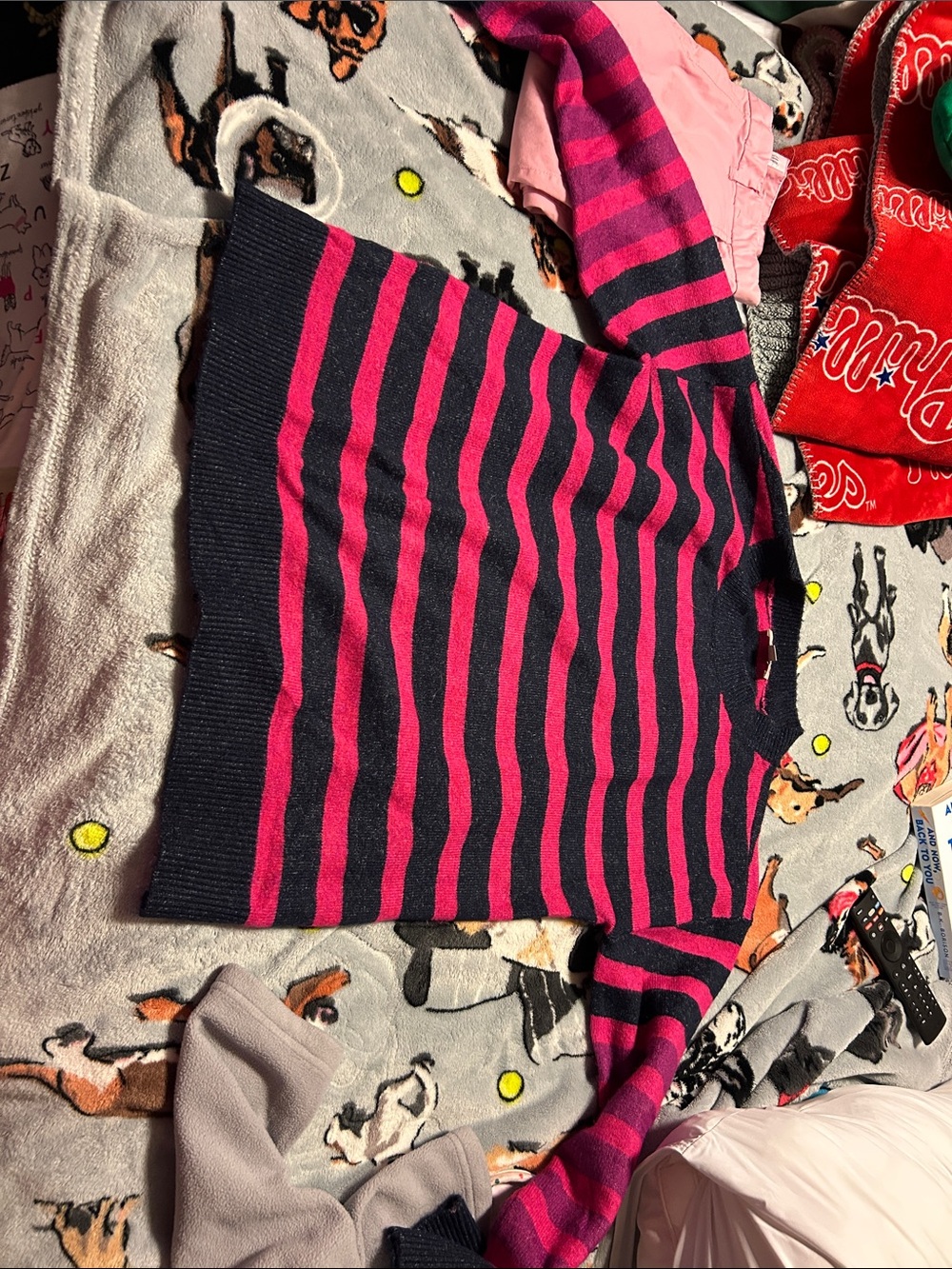 Sweater neckline identification
